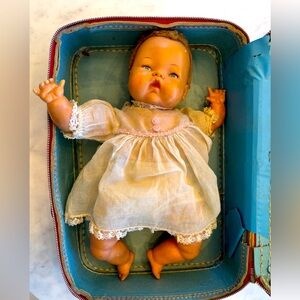 Vintage 1960s Mattel Tiny Thumbelina Doll plus her outfits & She Still Works!